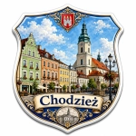 Magnes turystyczny Chodzież z widokiem na historyczne budynki i ulicę miasta