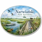 Pamiątkowy magnes Narwiański Park Narodowy z jeziorem, drewnianym mostkiem i ptakami