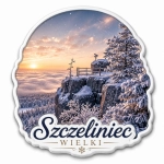Magnes Szczeliniec Wielki przedstawiający wschód słońca, ośnieżone drzewa i górski punkt widokowy