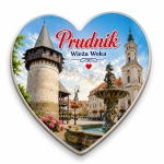 Magnes pamiątkowy z motywem Wieży Woka, fontanny i budynków w Prudniku