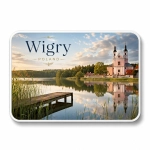 Magnes pamiątkowy Wigry z widokiem jeziora, drewnianej altanki i kościoła o zachodzie słońca